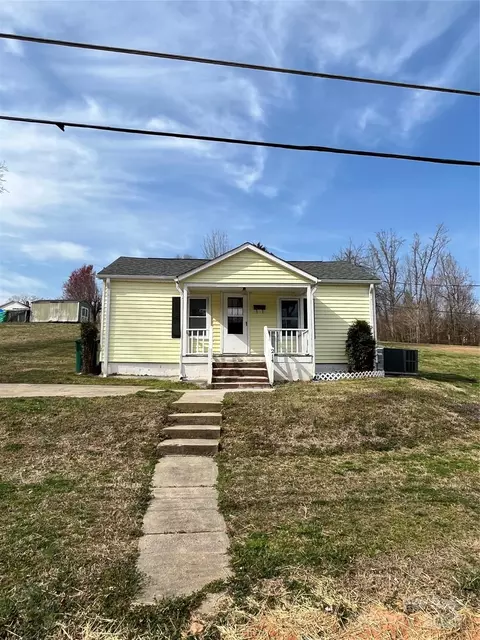 214 S Jonesville Blvd, Jonesville, NC 28642