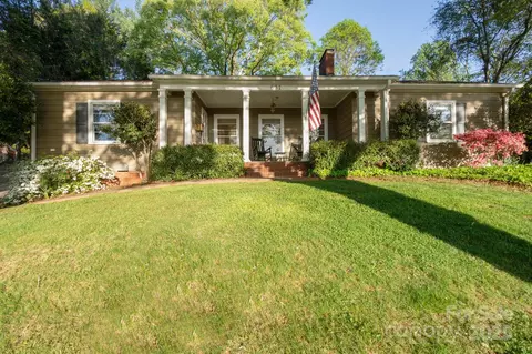 631 Dogwood Rd, Statesville, NC 28677