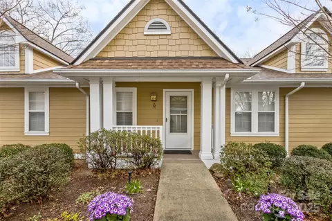 802 Woodlea Ct, Asheville, NC 28806