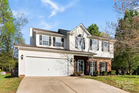 9845 Dauphine Dr, Charlotte, NC 28216