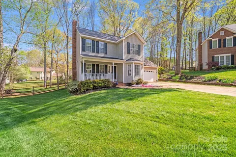 9001 Long Pickett Ct, Huntersville, NC 28078
