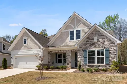 7500 Happy Hollow Dr, Mint Hill, NC 28227
