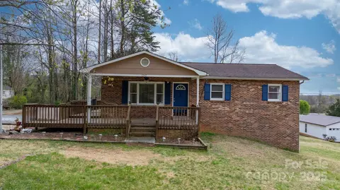 1257 Oaklawn Se St SE, Lenoir, NC 28645