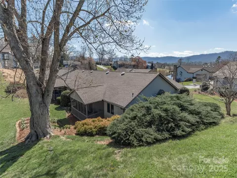 209 Kyfields Dr, Weaverville, NC 28787