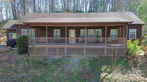 15 Blantyre Hills Dr, Horse Shoe, NC 28742