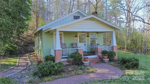 185 Holliday Rd, Horse Shoe, NC 28742