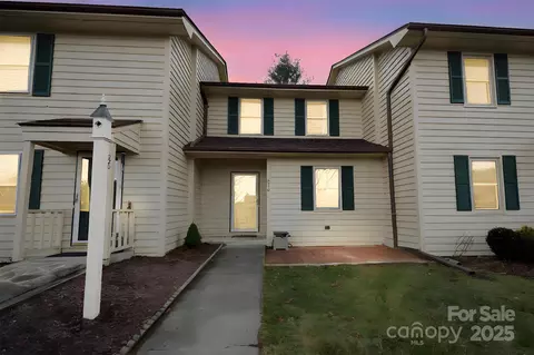 216 Carriage Lamp Ct, Boone, NC 28607