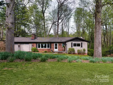 23 Zephyr Dr, Asheville, NC 28806