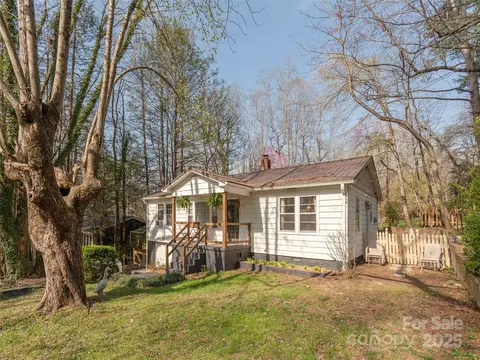 327 Browning Ave, Hendersonville, NC 28791