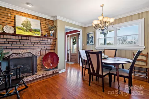 Dining - 100 Summit St, Marion, NC 28752 photo 1 of 1