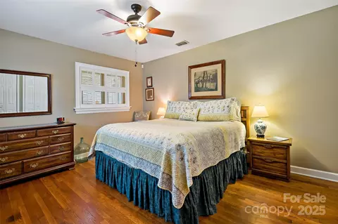 Bedroom - 100 Summit St, Marion, NC 28752 photo 4 of 10