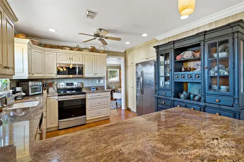 Kitchen - 100 Summit St, Marion, NC 28752 photo 4 of 5