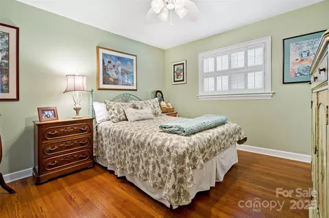 Bedroom - 100 Summit St, Marion, NC 28752 photo 1 of 10