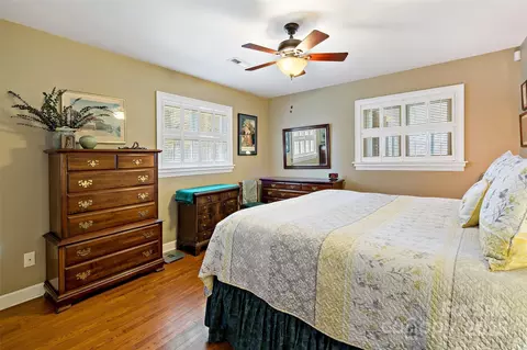Bedroom - 100 Summit St, Marion, NC 28752 photo 5 of 10