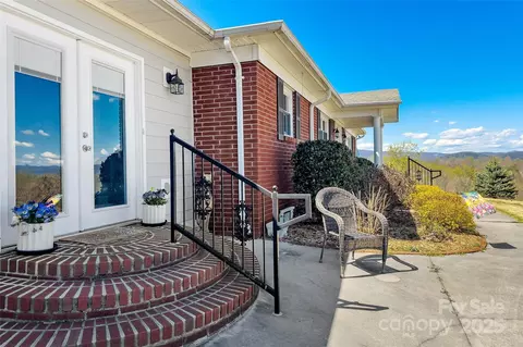 Exterior - 100 Summit St, Marion, NC 28752 photo 5 of 8