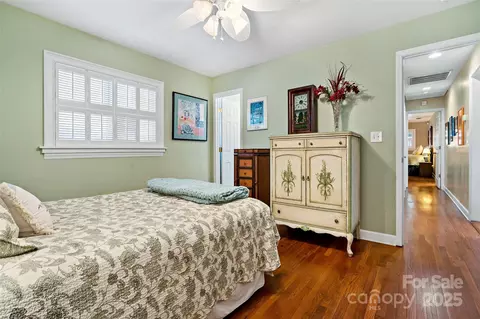 Bedroom - 100 Summit St, Marion, NC 28752 photo 3 of 10