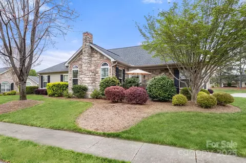 744 Ledgestone Ct, Tega Cay, SC 29708