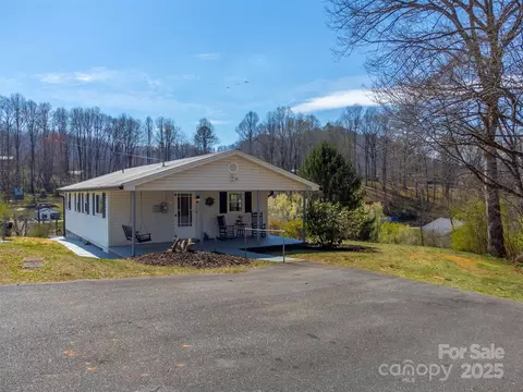 101 Astro Dr, Sylva, NC 28779 photo 2