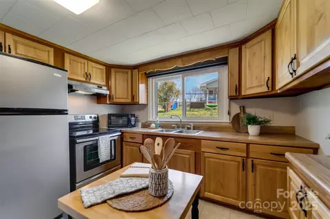 101 Astro Dr, Sylva, NC 28779 photo 11