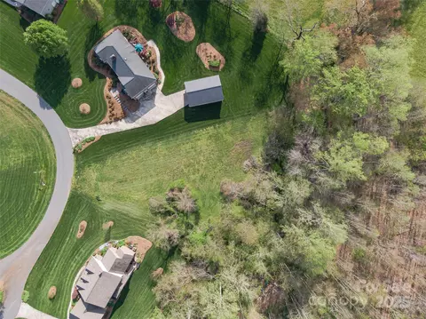 2088 E Winds Ave, Morganton, NC 28655