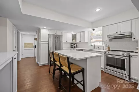 6807 Stoney Ridge Rd, Matthews, NC 28104