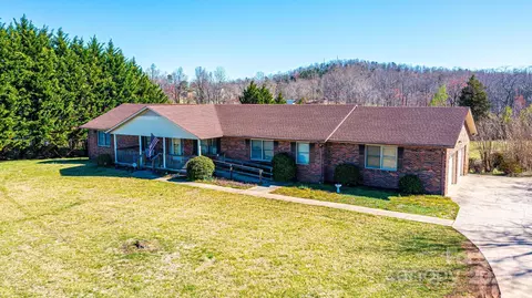 1221 Connelly Springs Rd, Lenoir, NC 28645