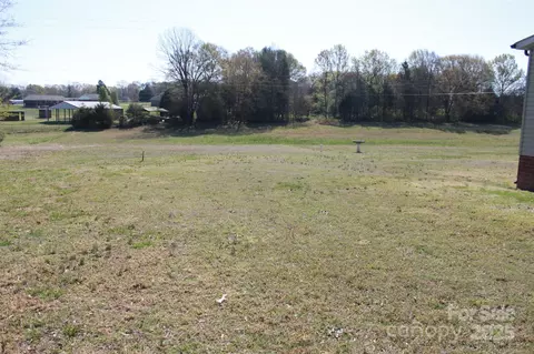 111 Panda Ct, Grover, NC 28073 photo 5