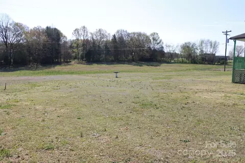 111 Panda Ct, Grover, NC 28073 photo 4