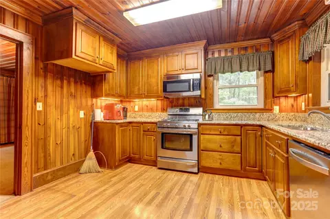 Kitchen - 235 John Rainey Rd, Salisbury, NC 28147 photo 2 of 2