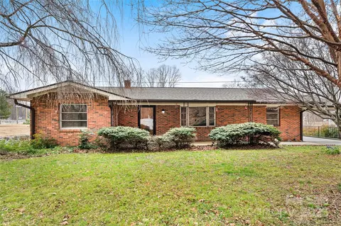 212 Deavor Rd, Pisgah Forest, NC 28768