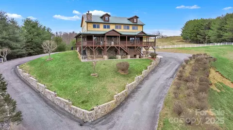 278 Annais Dr, Crumpler, NC 28617