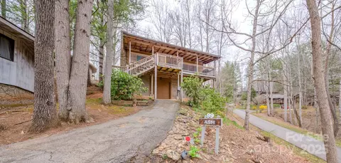 99 Country Cottage Ln, Canton, NC 28716