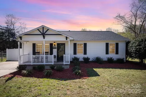637 Windy Hill Dr, Gastonia, NC 28052