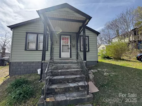 303 Glendale Nw St NW, Lenoir, NC 28645