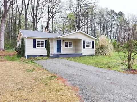 512 Hall St, Salisbury, NC 28144