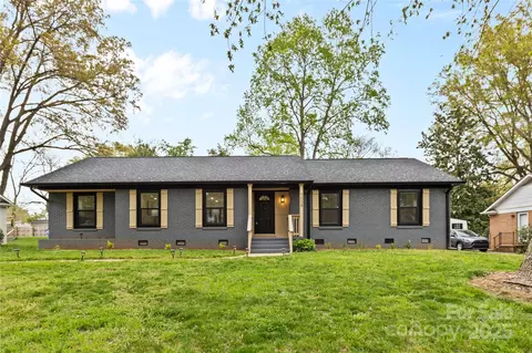 7009 Wrentree Dr, Charlotte, NC 28210