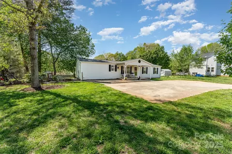 4767 Stratford Ln, Denver, NC 28037 photo 3