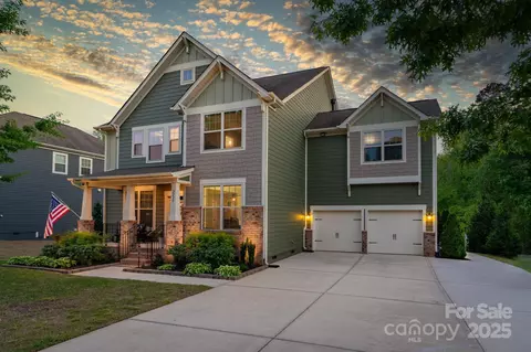 2220 Gallberry Ln, Waxhaw, NC 28173