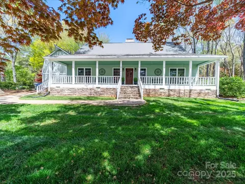 1206 Heatherloch Dr, Gastonia, NC 28054