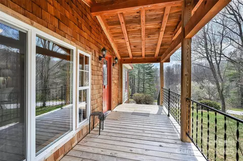 636 Roy Edwards Ln, Mars Hill, NC 28754