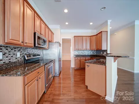 Kitchen - 7524 Common Oak Dr, Stanley, NC 28164 photo 4 of 4