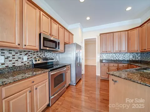 Kitchen - 7524 Common Oak Dr, Stanley, NC 28164 photo 3 of 4