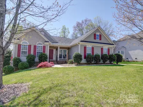 7524 Common Oak Dr, Stanley, NC 28164