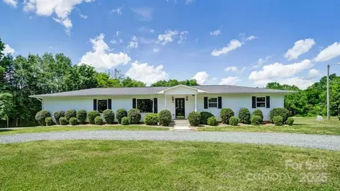 12842 Plaza Road Ext, Charlotte, NC 28215