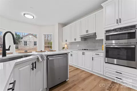 Kitchen - 103 Devonshire Ln, Salisbury, NC 28146 photo 2 of 4