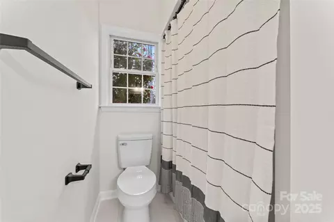 Bath - 103 Devonshire Ln, Salisbury, NC 28146 photo 4 of 4