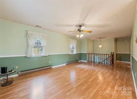 Living - 192 Poplar Dr, Clyde, NC 28721 photo 2 of 4