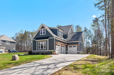 605 Arrow Point Ln, Davidson, NC 28036 photo 2