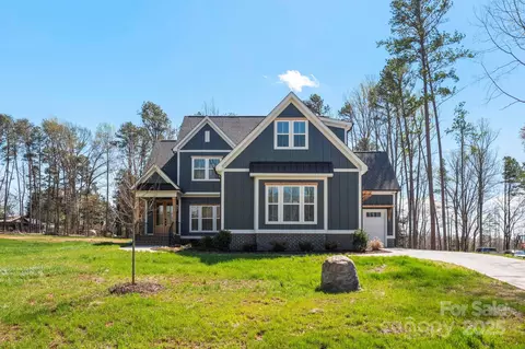 605 Arrow Point Ln, Davidson, NC 28036