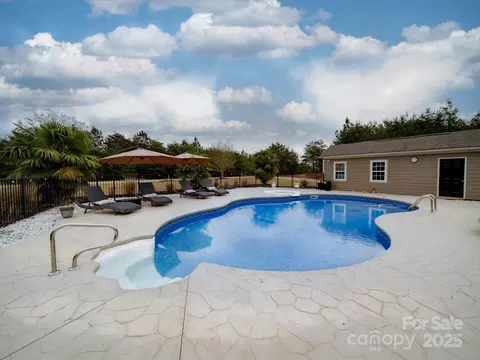 15211 Windward Ln, Lancaster, SC 29720 photo 9